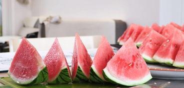 刘大瓜吃小龙虾视频,趣味横生美食盛宴