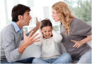 父母吵架视频吃瓜群众,吃瓜群众围观热议